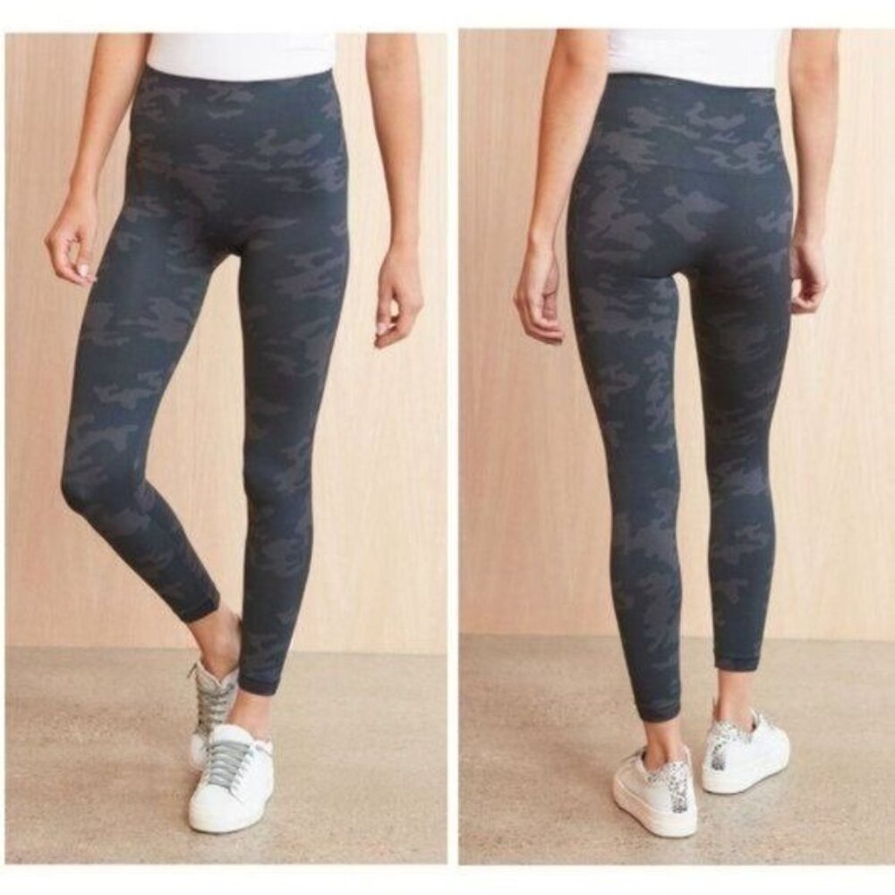 Spanx Look At Me Now Leggings in Black Camo - M